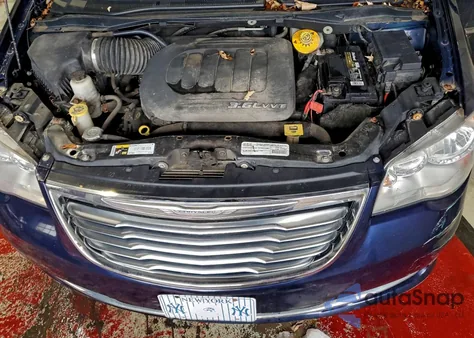 2015 Chrysler Town & Country Touring z USA, uszkodzony, nr VIN 2C4RC1BG3FR739926